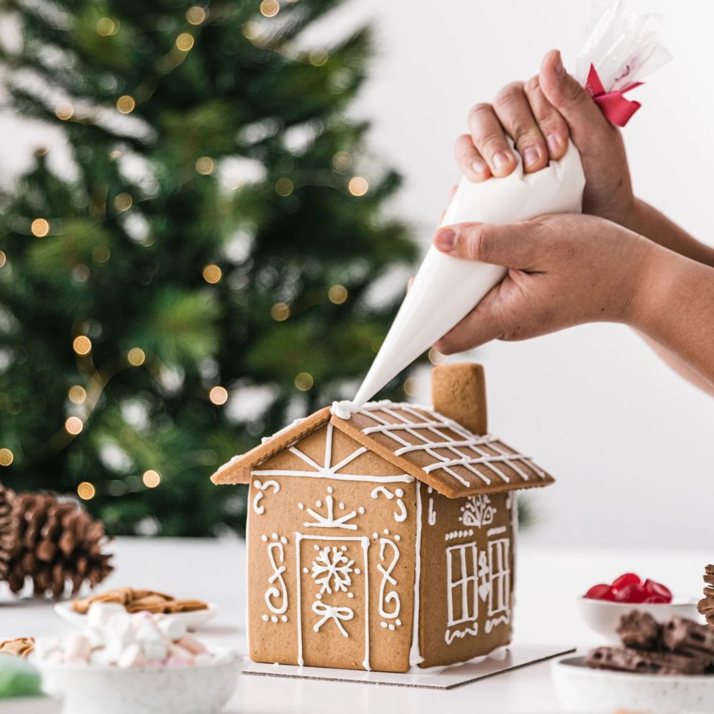 Gingerbread Folk Gingerbread House Kit