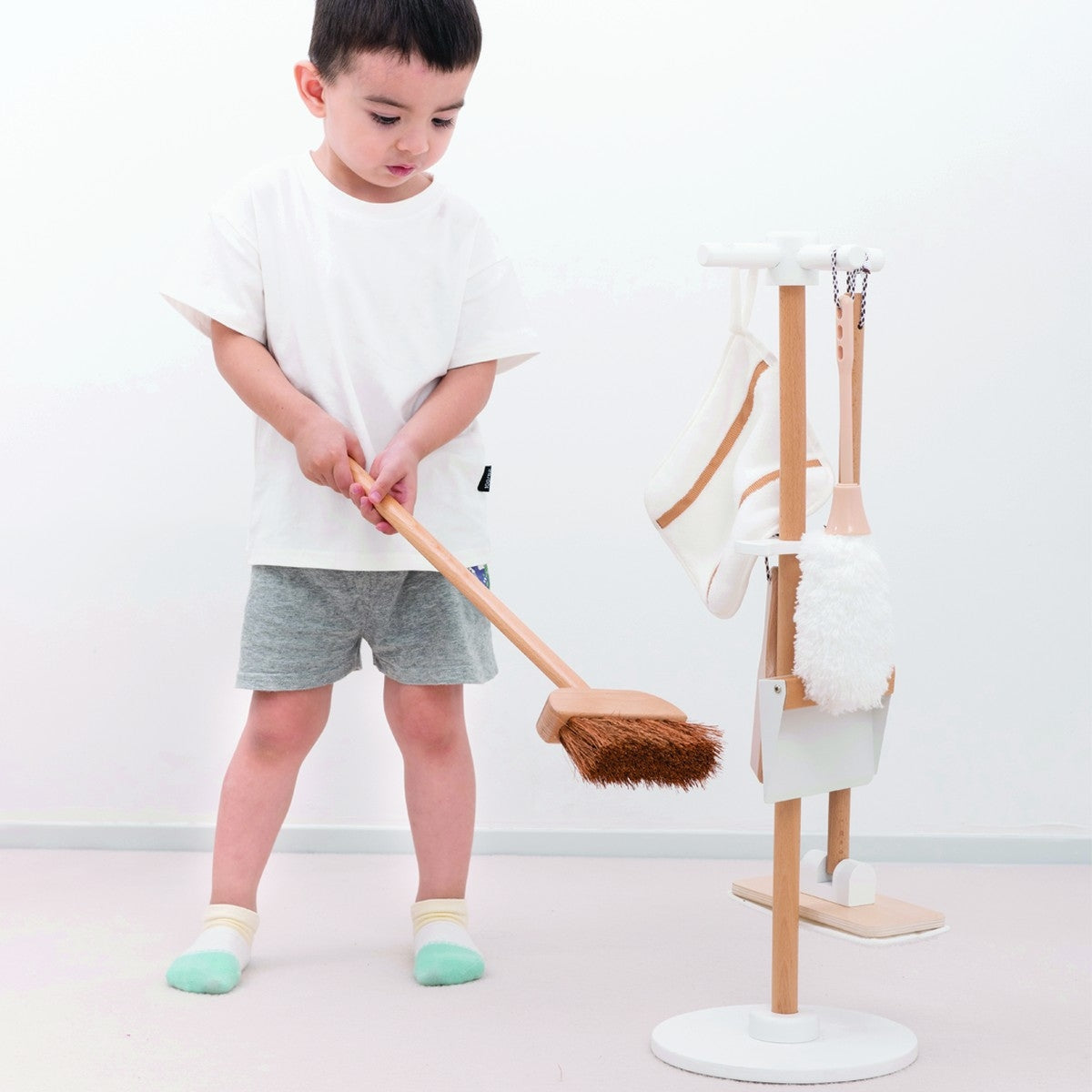 New Classic Toys Wooden Cleaning Playset